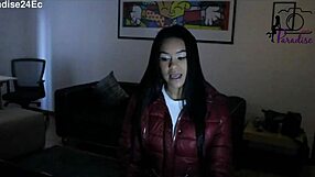 Latina Nahomi Venezolana squirts hard while getting her big ass fucked.