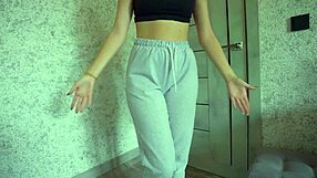 BIG CLIT TEEN PISSES SWEATPANTS IN GYM DESPERATION