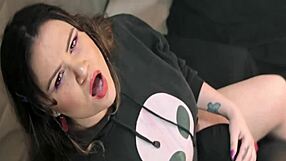 Dj Brisa's massive pussy lips in official bisexual lesbian clip