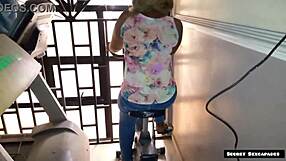 Can this gym instructor resist fucking his 45-year-old big ass client's horny pussy with BBC?