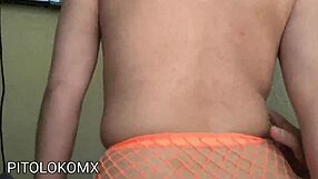 Amiga Atrevida Moves Sabroso In Red Stockings Backwards