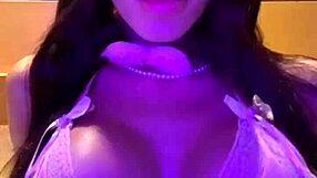 18-Year-Old Babe Exposes Pussy And Asshole For Paulista Golden Facial