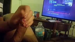 relaxing with this oily handjob leading to hot cumshot