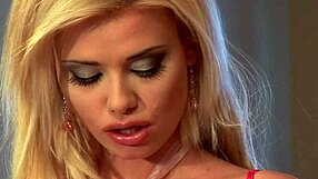 WOW SEXY BLONDE MILF CAYLIAN CURTIS FINGERS SHAVED PUSSY SOLO