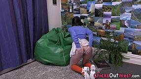 im real aussie girl butt plugged tight with toy