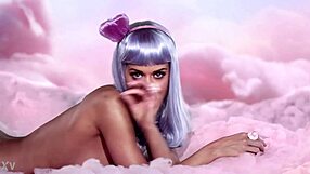 Katy Perry's Barefoot Secrets Revealed Naked