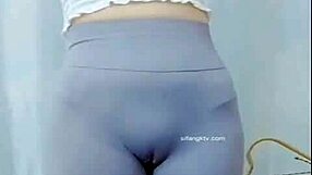 Asian Cameltoe Tease Dance Sizzles