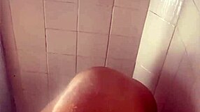 thick ass babe flashes curves while taking hot bath exhibition style