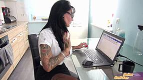 german milf secretary's big tits tempting boss bareback in office?