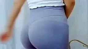 Asian Cameltoe Tease Dance Sizzles