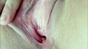 i'm chris vivi safadinha pussy wide open squirting wet!!