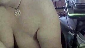 Kandy Kane the sri lankan housewife slut deepthroats big tits bouncing 😍🍆💦