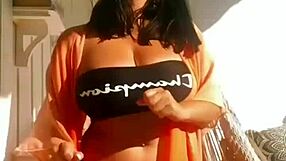 sexy t1kt0k girls flaunt curves in teasing clips