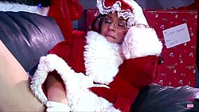 Daphne Rosen double penetrated hard by hung guys in Christmas orgy!