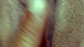 i'm chris vivi safadinha pussy wide open squirting wet!!