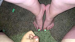 i love watching amateur feet cumshots with green polish toes