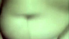 tante lagi sange nunggu suami pulang dari sawah ya?