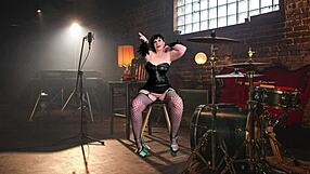 Granny Carmen's Cock Sucking Passion Overwhelms In Deepthroat Bliss