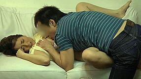 japanese amateur babe sucks fucks toys in full steamy session