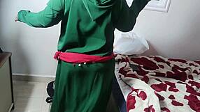 arab ebony milf's fat ass takes threesome pounding