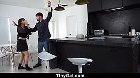 Petite thief kneels begging homeowner skips cops for deepthroat cowgirl ride