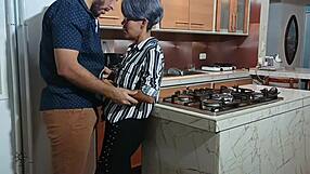 mi marido me pide que mi amigo me busque y termino con su verga en mi boca y crema en la cara