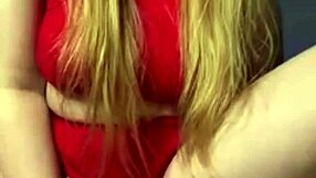 i squirt hard fucking huge dildo on webcam fat tits shaking