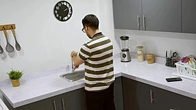 i thought they were strippers i hired but they're muggers