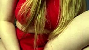 i squirt hard fucking huge dildo on webcam fat tits shaking