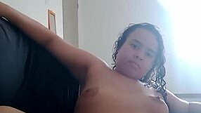 putinha safada masturbates deep fingering her wet pussy till juicy orgasm relaxes