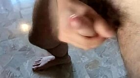 wanna see average cock jerk to huge cumshot?