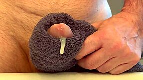 wanna watch me moan and cum hard up close??