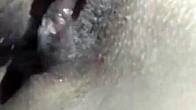 Quer ver mamãe noel gemendo na buceta até engolir o presente natalino??