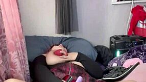 hey i'm playing with my fat bbw body rubbing pussy feeling so naughty right now