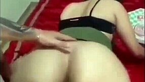 Quer ver mamãe noel gemendo na buceta até engolir o presente natalino??