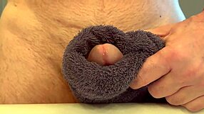 wanna watch me moan and cum hard up close??