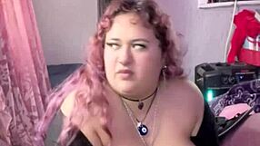 hey i'm playing with my fat bbw body rubbing pussy feeling so naughty right now