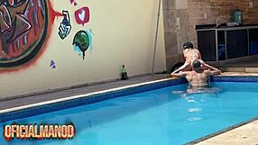 Famosinha from paraiba fucks tattooed stud in pool!