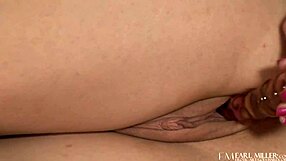 teagan summers aches to stuff dildo deep in creamy cunt