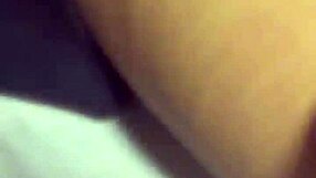 Le gusta follar con otro mientras habla por teléfono con el novio? Cum on her ass doggystyle pov