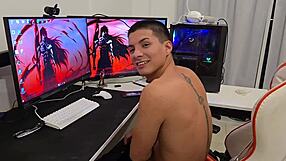 Petite tetona hermanastra sneaks to hermanastro craving his thick verga in taboo massage