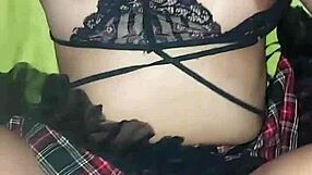 Mi hermosa amiga otaku me folla salvajemente en la cama despues de la convencion