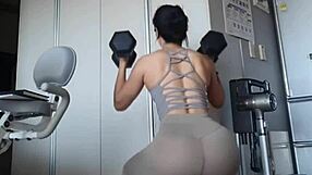 hey check out this sexy fit korean girl crushing her home yoga workout... damn!