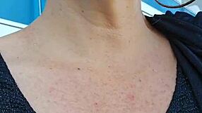 web chat slut hunts stranger on cruise to fuck wet pussy