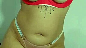 watch her finger pussy and twerk ass on video call