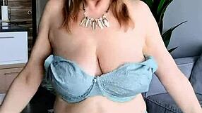 I love this mature pussy spread wide close up