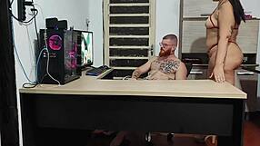 rabuda gostosa takes hardcore bareback backstage squirting orgasm