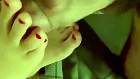 wife mutual masturbates fingering wet pussy to orgasm in hotel