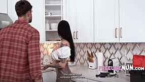 Big Ass Milf Lexi Nicole Gets Doggystyle Pounded By Handyman Freeusemum!