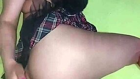 Mi hermosa amiga otaku me folla salvajemente en la cama despues de la convencion